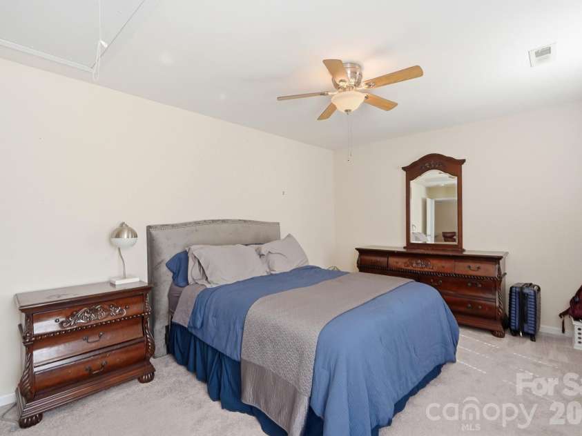 8619 Earthenware Drive, Charlotte, NC 28269.  MLS# CAR4380689, YatesRealty ID 35727. 