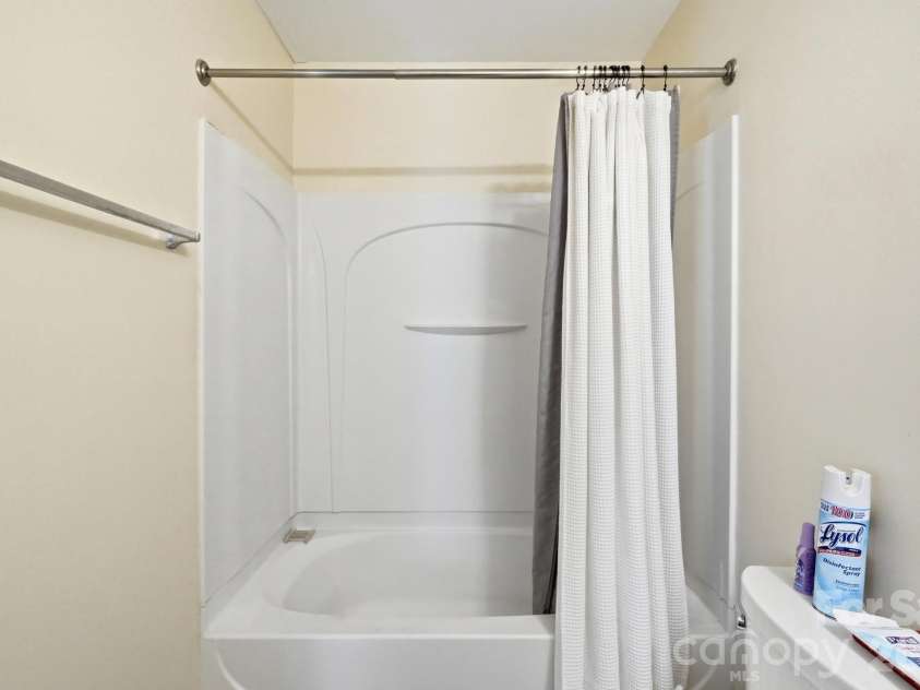 8619 Earthenware Drive, Charlotte, NC 28269.  MLS# CAR4380689, YatesRealty ID 35727. 