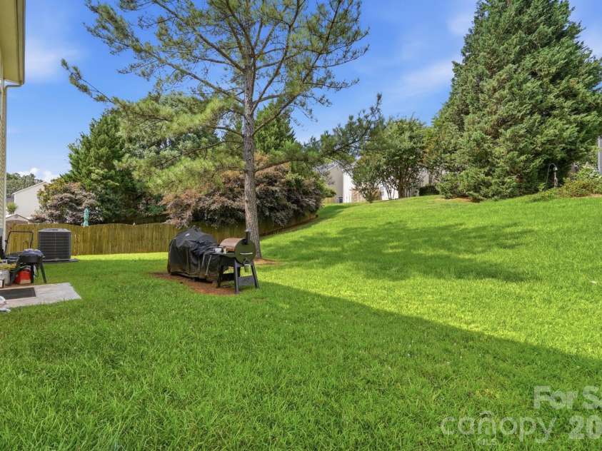 8619 Earthenware Drive, Charlotte, NC 28269.  MLS# CAR4380689, YatesRealty ID 35727. 
