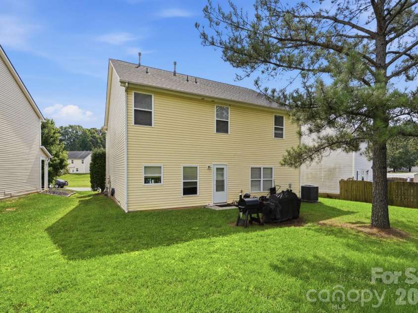 8619 Earthenware Drive, Charlotte, NC 28269.  MLS# CAR4380689, YatesRealty ID 35727. 