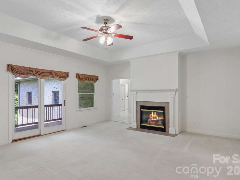 208 Arbor Lane, Hendersonville, NC 28791.  MLS# CAR4397976, YatesRealty ID 35729. 