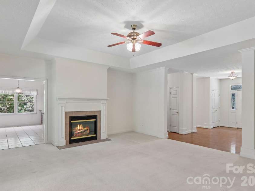208 Arbor Lane, Hendersonville, NC 28791.  MLS# CAR4397976, YatesRealty ID 35729. 