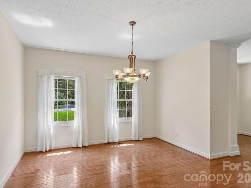 208 Arbor Lane, Hendersonville, NC 28791.  MLS# CAR4397976, YatesRealty ID 35729. 