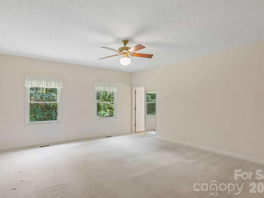 208 Arbor Lane, Hendersonville, NC 28791.  MLS# CAR4397976, YatesRealty ID 35729. 
