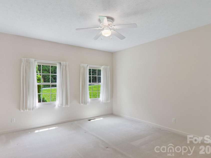 208 Arbor Lane, Hendersonville, NC 28791.  MLS# CAR4397976, YatesRealty ID 35729. 