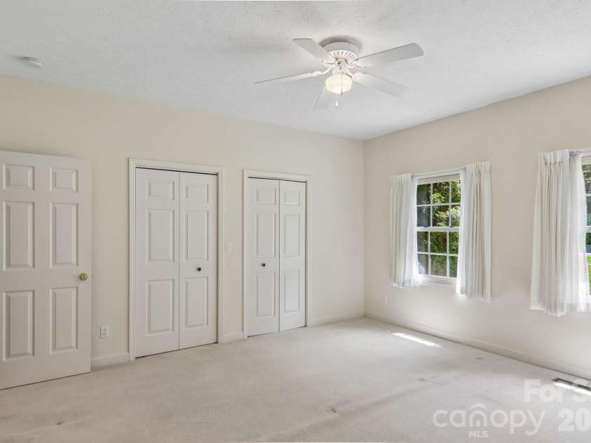 208 Arbor Lane, Hendersonville, NC 28791.  MLS# CAR4397976, YatesRealty ID 35729. 
