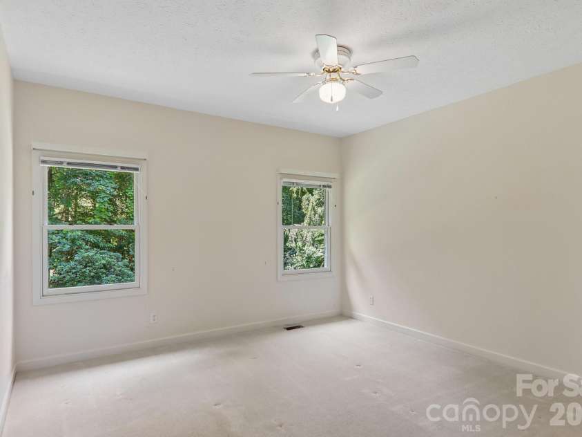 208 Arbor Lane, Hendersonville, NC 28791.  MLS# CAR4397976, YatesRealty ID 35729. 