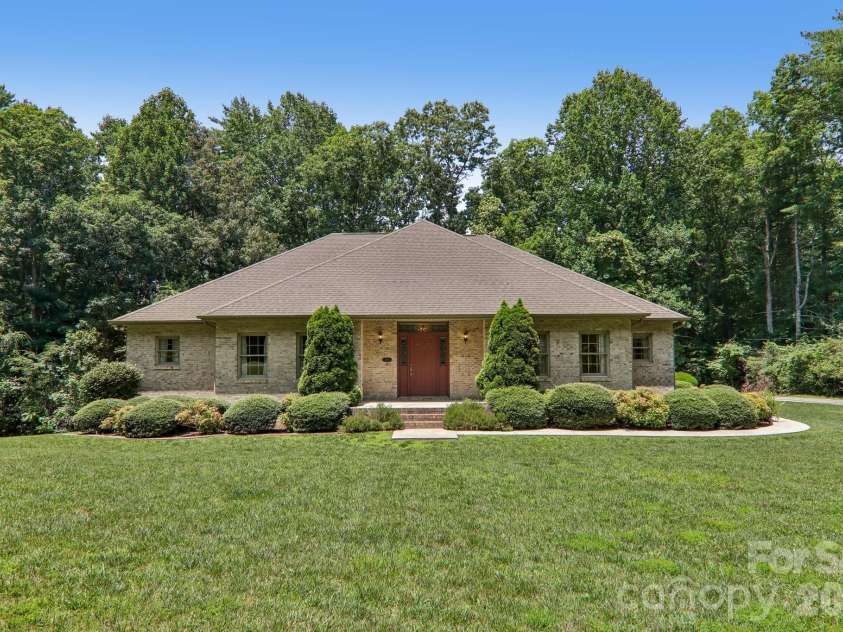 208 Arbor Lane, Hendersonville, NC 28791.  MLS# CAR4397976, YatesRealty ID 35729. Custom Brick Home