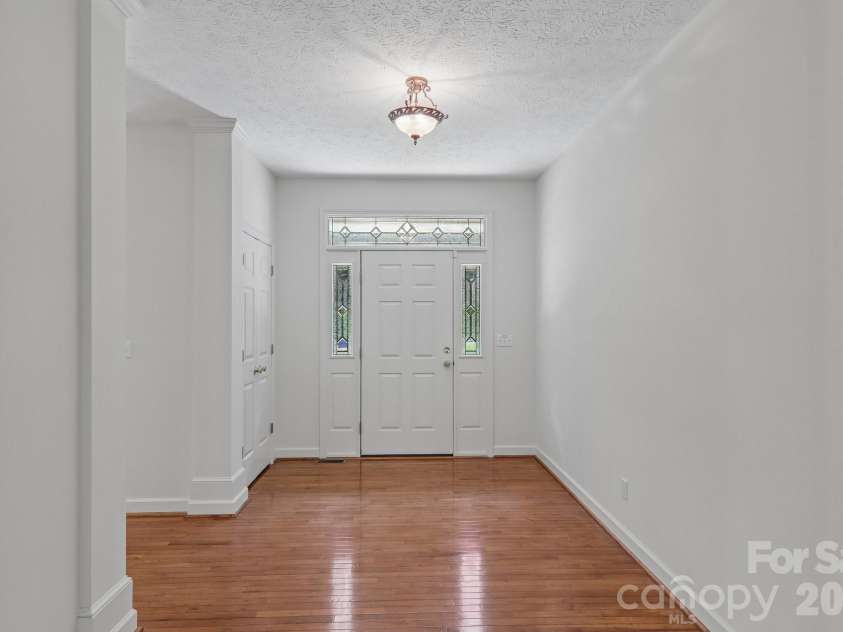 208 Arbor Lane, Hendersonville, NC 28791.  MLS# CAR4397976, YatesRealty ID 35729. Welcoming Entry