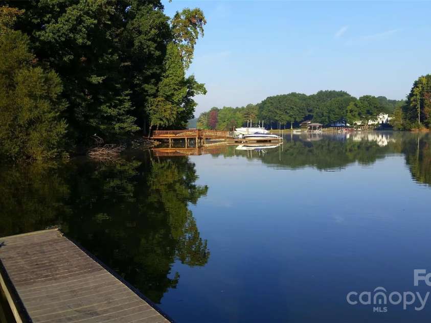 112 Fransher Lane, Mooresville, NC 28117.  MLS# CAR4331248, YatesRealty ID 3573. Dock Views