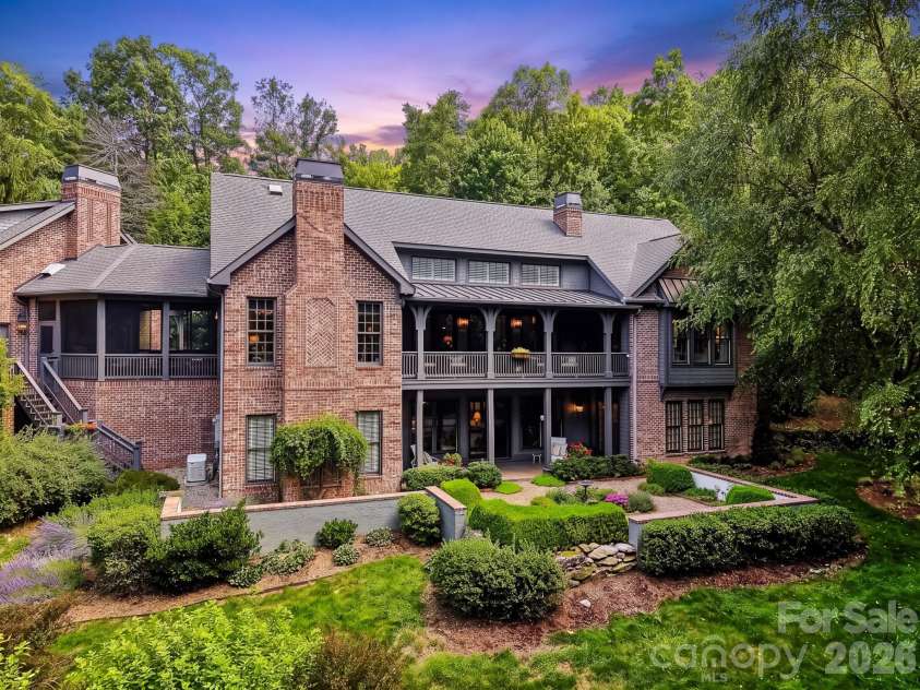 1333 Solomon Circle, Hendersonville, NC 28739.  MLS# CAR4399207, YatesRealty ID 35730. 