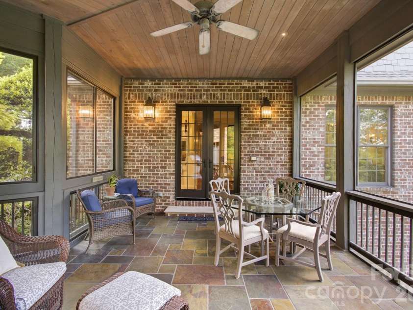 1333 Solomon Circle, Hendersonville, NC 28739.  MLS# CAR4399207, YatesRealty ID 35730. 