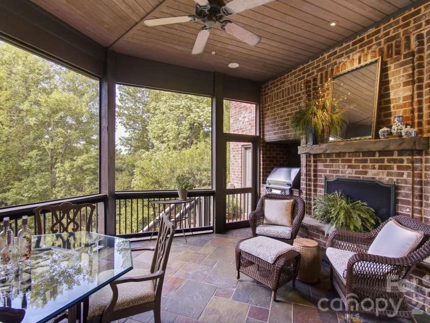 1333 Solomon Circle, Hendersonville, NC 28739.  MLS# CAR4399207, YatesRealty ID 35730. 