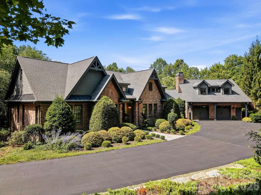 1333 Solomon Circle, Hendersonville, NC 28739.  MLS# CAR4399207, YatesRealty ID 35730. 
