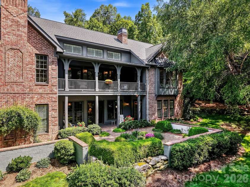 1333 Solomon Circle, Hendersonville, NC 28739.  MLS# CAR4399207, YatesRealty ID 35730. 