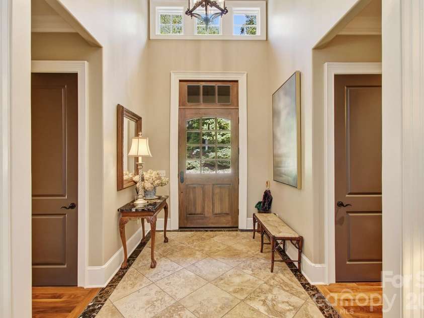 1333 Solomon Circle, Hendersonville, NC 28739.  MLS# CAR4399207, YatesRealty ID 35730. 