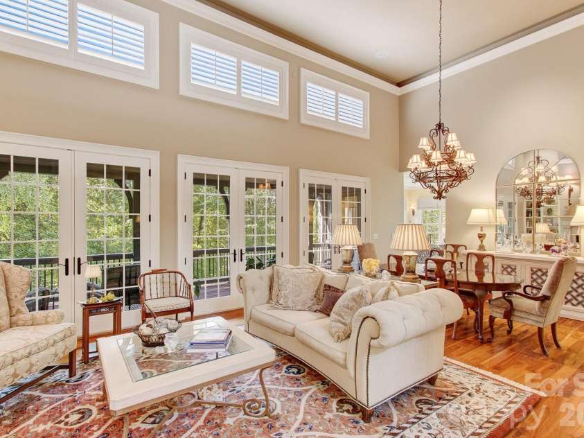 1333 Solomon Circle, Hendersonville, NC 28739.  MLS# CAR4399207, YatesRealty ID 35730. 