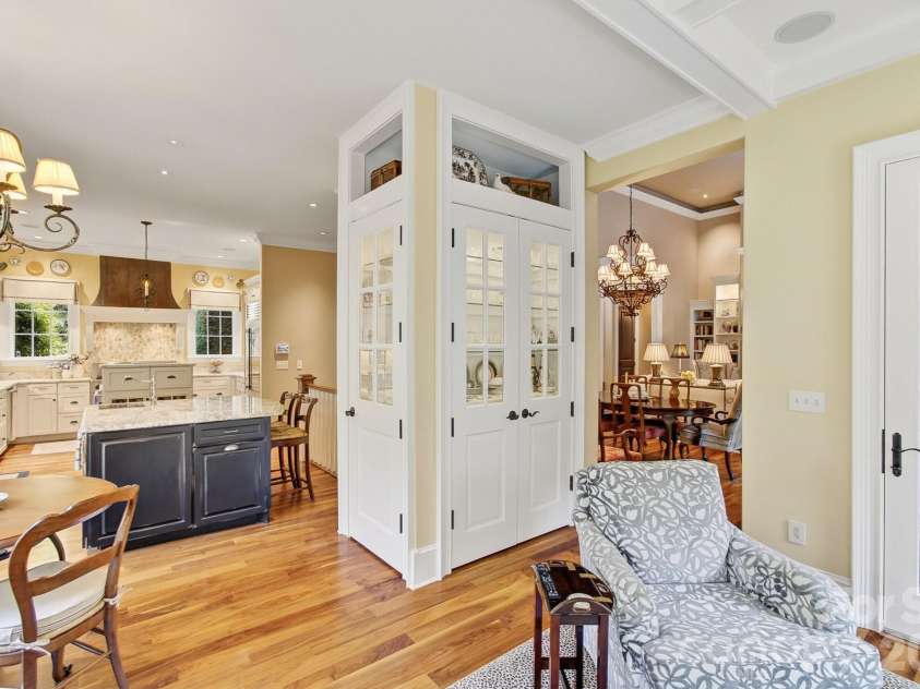 1333 Solomon Circle, Hendersonville, NC 28739.  MLS# CAR4399207, YatesRealty ID 35730. 