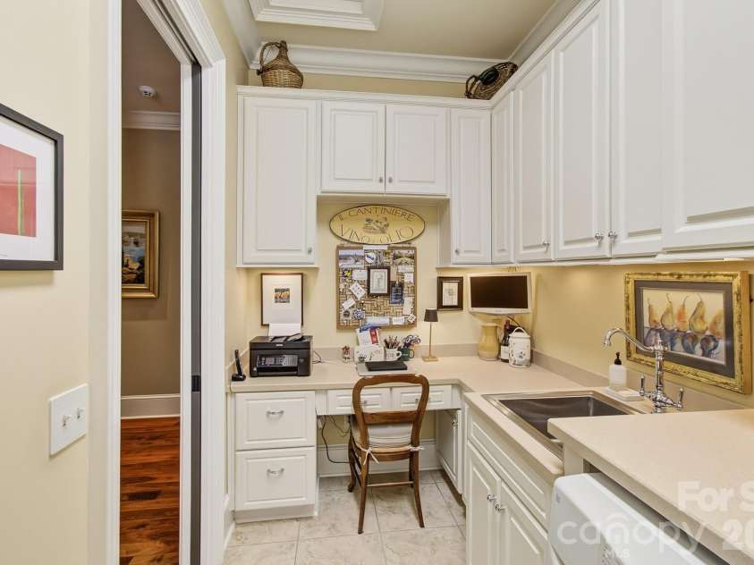 1333 Solomon Circle, Hendersonville, NC 28739.  MLS# CAR4399207, YatesRealty ID 35730. 
