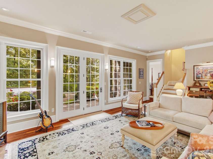 1333 Solomon Circle, Hendersonville, NC 28739.  MLS# CAR4399207, YatesRealty ID 35730. 