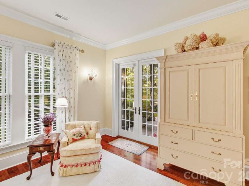 1333 Solomon Circle, Hendersonville, NC 28739.  MLS# CAR4399207, YatesRealty ID 35730. 