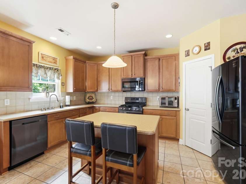 6014 Magna Lane, Indian Trail, NC 28079.  MLS# CAR4401575, YatesRealty ID 35732. 