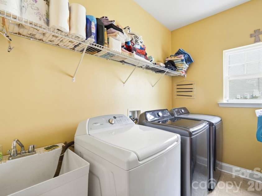 6014 Magna Lane, Indian Trail, NC 28079.  MLS# CAR4401575, YatesRealty ID 35732. 