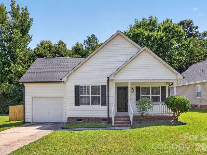 1001 Loch Lomond Circle, Concord, NC 28025.  MLS# CAR4401481, YatesRealty ID 35736. 
