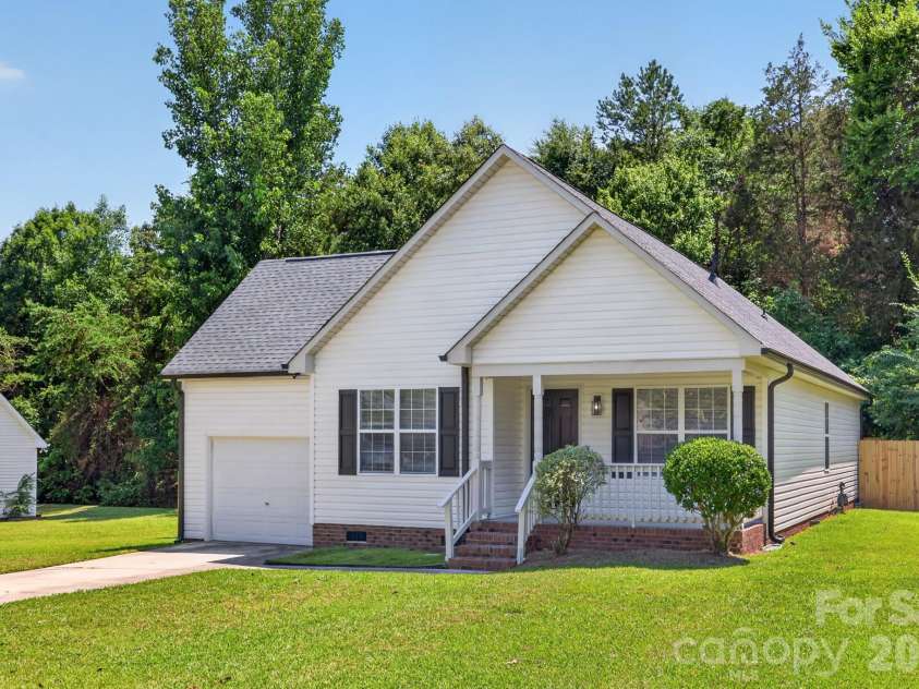 1001 Loch Lomond Circle, Concord, NC 28025.  MLS# CAR4401481, YatesRealty ID 35736. 