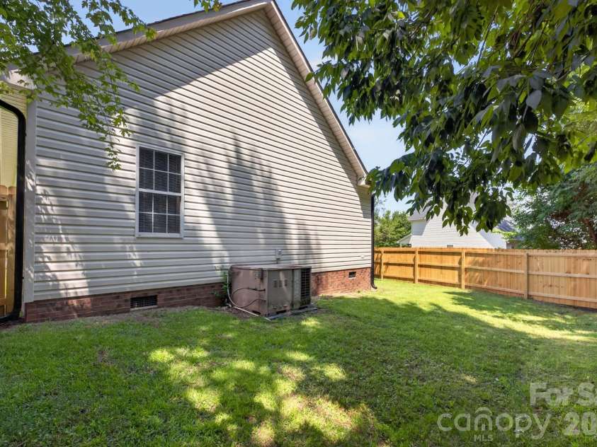 1001 Loch Lomond Circle, Concord, NC 28025.  MLS# CAR4401481, YatesRealty ID 35736. 