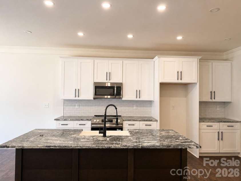 335 Lake Farm Drive, Salisbury, NC 28146.  MLS# CAR4401369, YatesRealty ID 35738. 