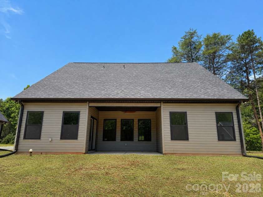 335 Lake Farm Drive, Salisbury, NC 28146.  MLS# CAR4401369, YatesRealty ID 35738. 