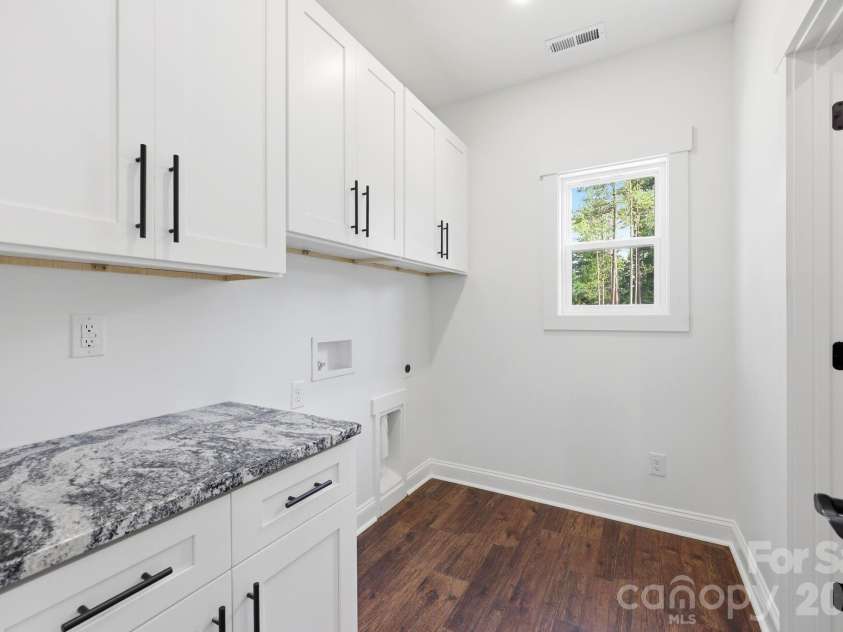 335 Lake Farm Drive, Salisbury, NC 28146.  MLS# CAR4401369, YatesRealty ID 35738. 