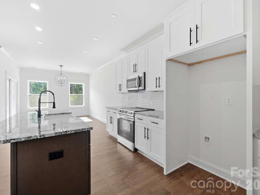 335 Lake Farm Drive, Salisbury, NC 28146.  MLS# CAR4401369, YatesRealty ID 35738. 