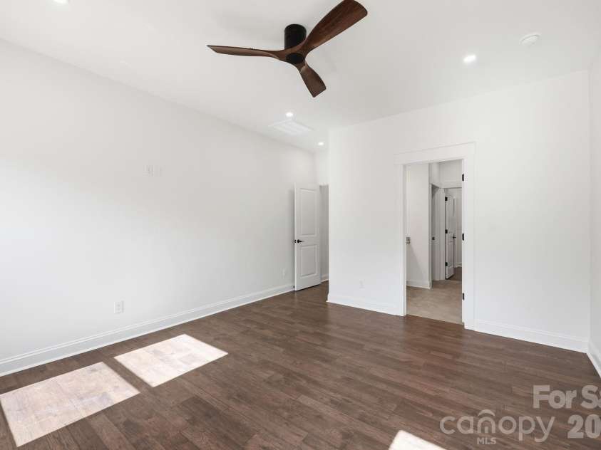 335 Lake Farm Drive, Salisbury, NC 28146.  MLS# CAR4401369, YatesRealty ID 35738. 