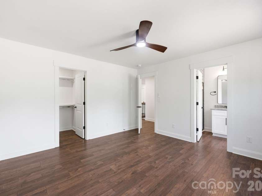 335 Lake Farm Drive, Salisbury, NC 28146.  MLS# CAR4401369, YatesRealty ID 35738. 