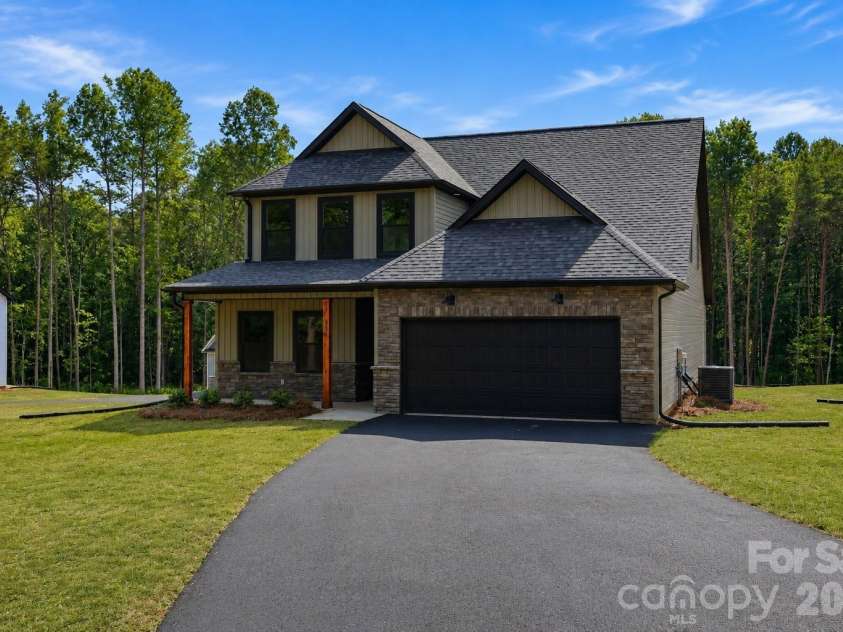 335 Lake Farm Drive, Salisbury, NC 28146.  MLS# CAR4401369, YatesRealty ID 35738. 