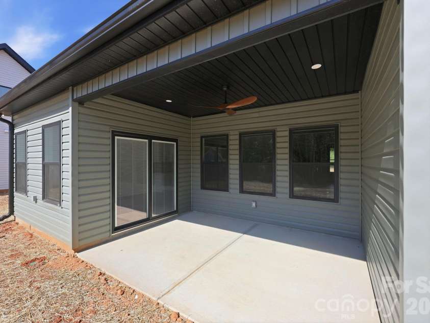 335 Lake Farm Drive, Salisbury, NC 28146.  MLS# CAR4401369, YatesRealty ID 35738. 