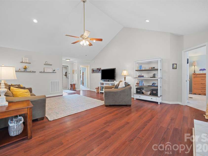 808 Chipmeadow Lane, York, SC 29745.  MLS# CAR4401341, YatesRealty ID 35739. 