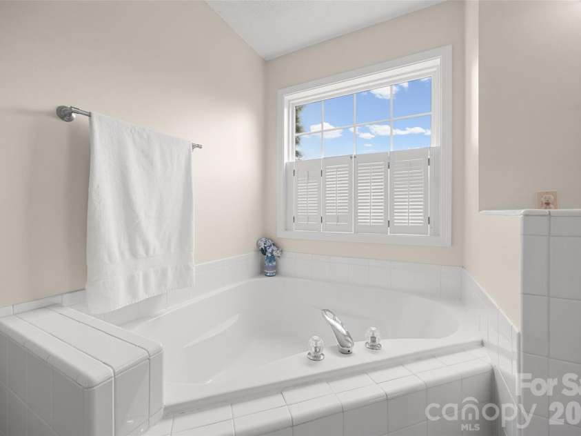 808 Chipmeadow Lane, York, SC 29745.  MLS# CAR4401341, YatesRealty ID 35739. 