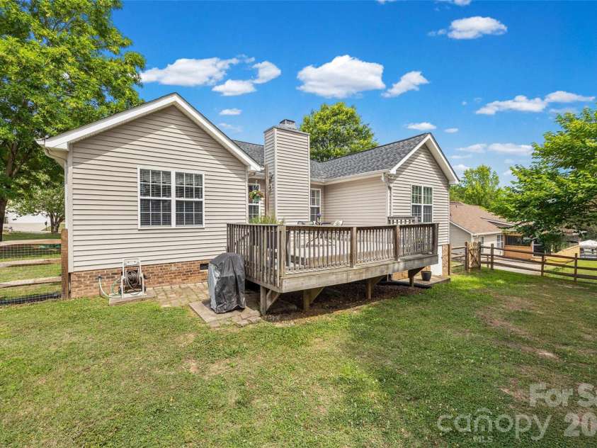 808 Chipmeadow Lane, York, SC 29745.  MLS# CAR4401341, YatesRealty ID 35739. 