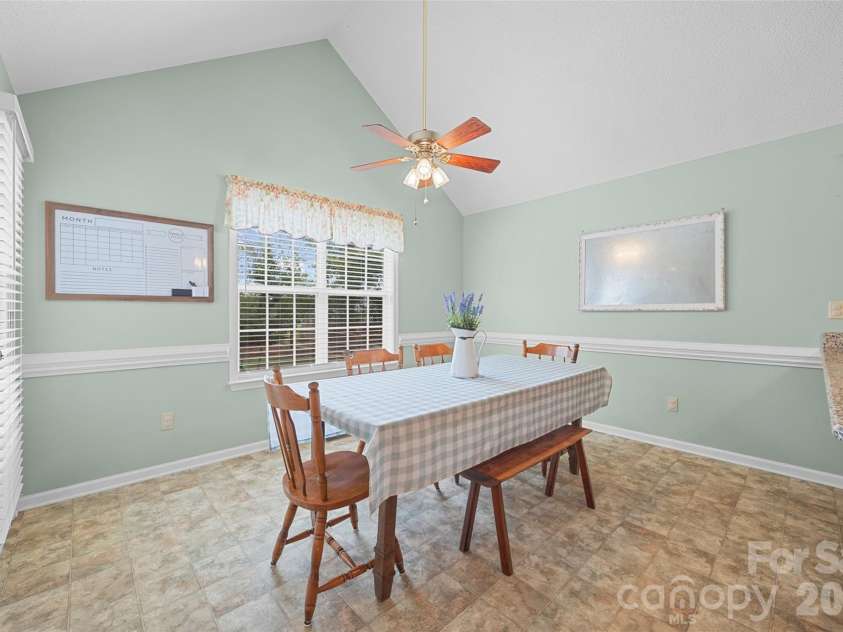 808 Chipmeadow Lane, York, SC 29745.  MLS# CAR4401341, YatesRealty ID 35739. Spacious dining area