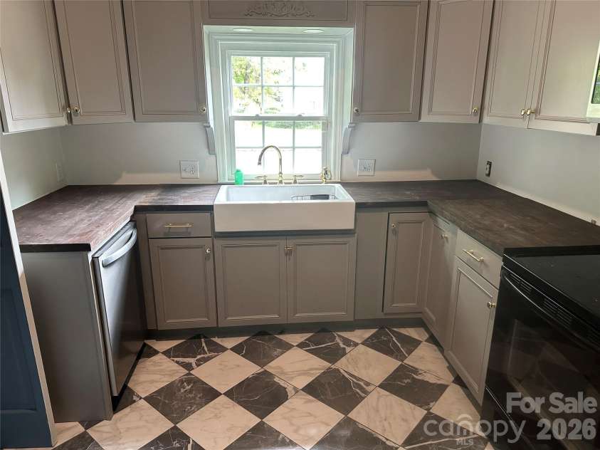 215 Matson Street, Kershaw, SC 29067.  MLS# CAR4353616, YatesRealty ID 3574. 