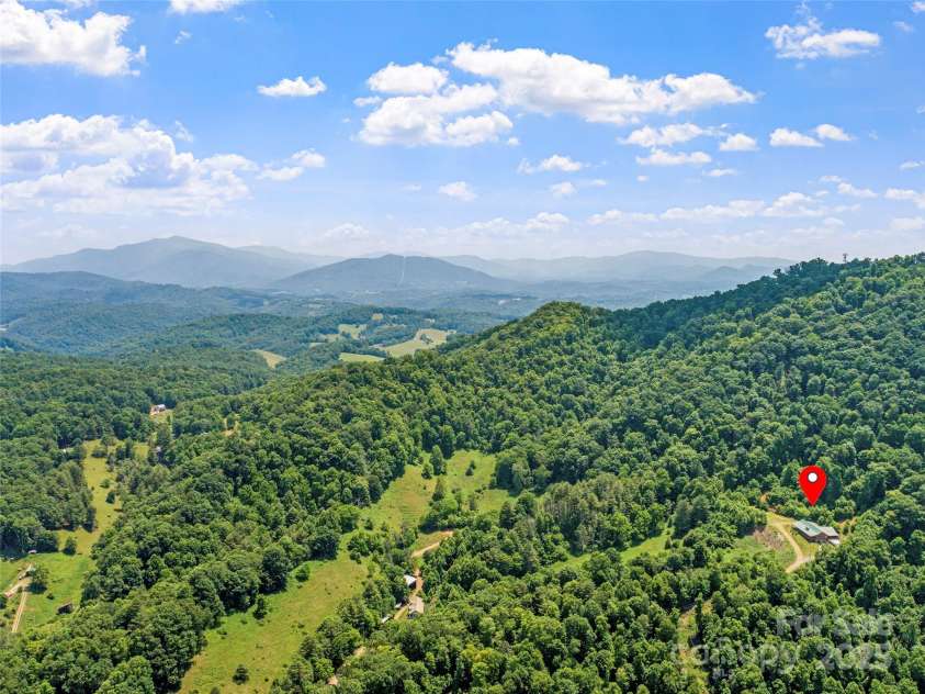 263 Wolf Mountain Road, Green Mountain, NC 28740.  MLS# CAR4148202, YatesRealty ID 3574. 