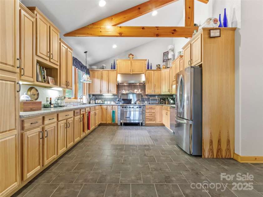 263 Wolf Mountain Road, Green Mountain, NC 28740.  MLS# CAR4148202, YatesRealty ID 3574. 