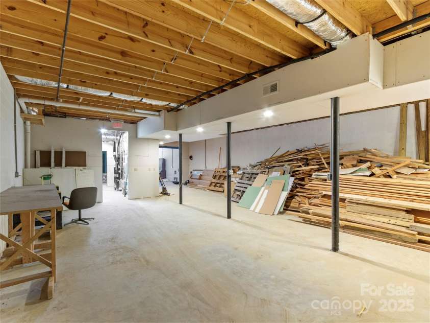 263 Wolf Mountain Road, Green Mountain, NC 28740.  MLS# CAR4148202, YatesRealty ID 3574. 