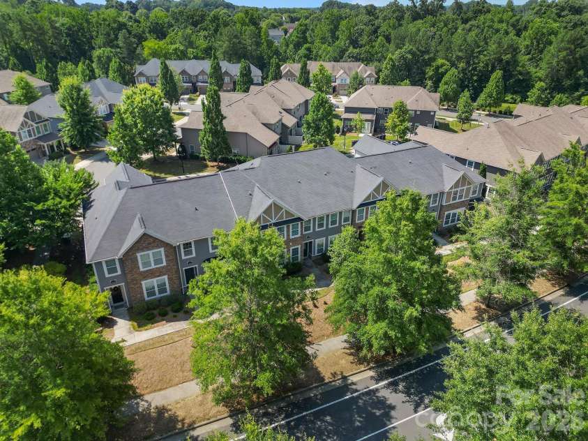 6658 Berewick Commons Parkway, Charlotte, NC 28278.  MLS# CAR4400971, YatesRealty ID 35740. 