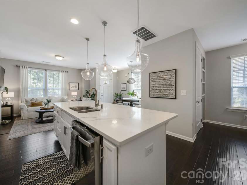 6658 Berewick Commons Parkway, Charlotte, NC 28278.  MLS# CAR4400971, YatesRealty ID 35740. 