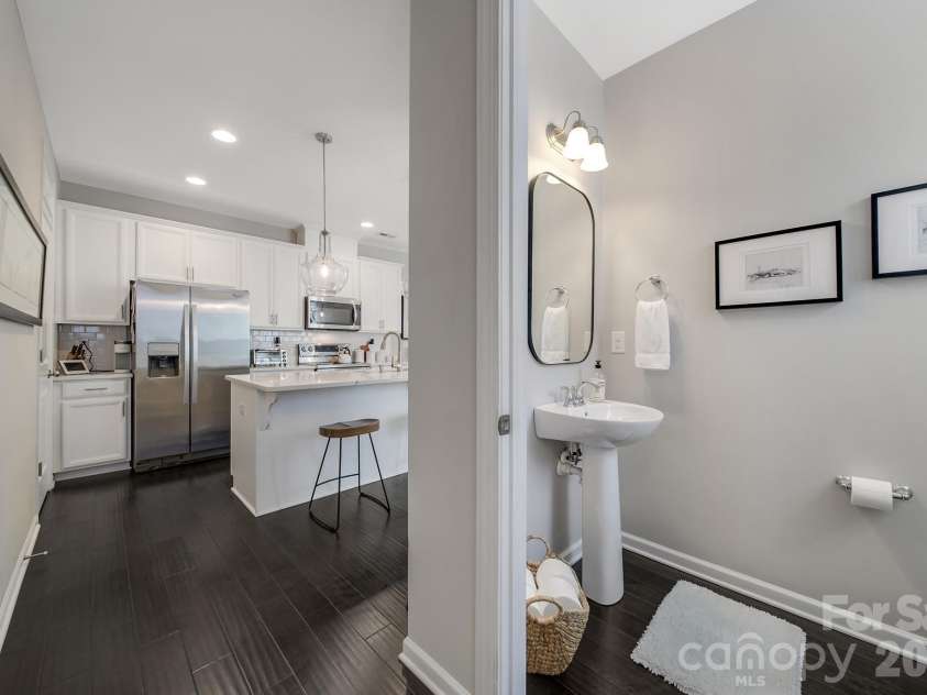 6658 Berewick Commons Parkway, Charlotte, NC 28278.  MLS# CAR4400971, YatesRealty ID 35740. 