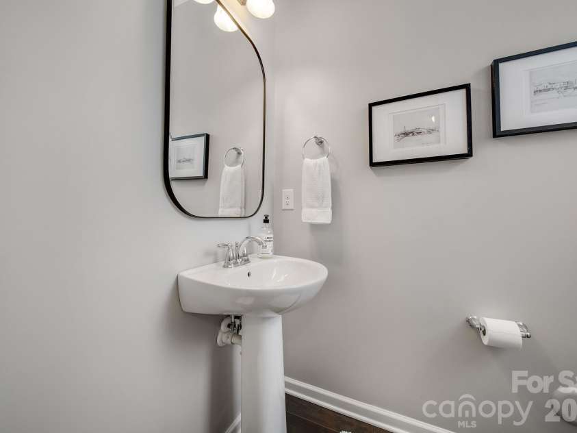6658 Berewick Commons Parkway, Charlotte, NC 28278.  MLS# CAR4400971, YatesRealty ID 35740. 
